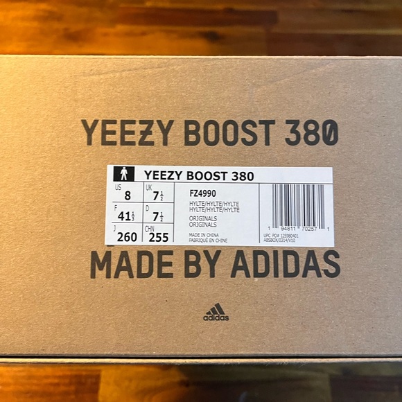 Brand new Yeezy 380 - Picture 9 of 9